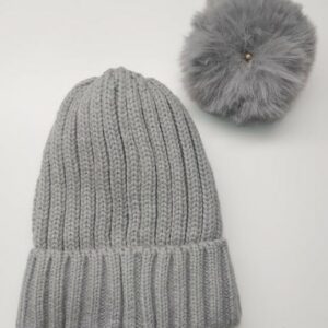 Bonnet avec pompon