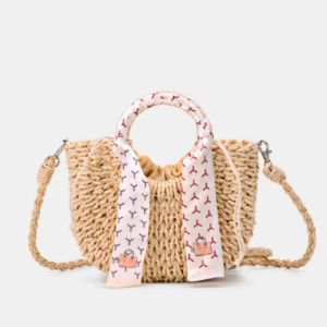 Sac en paille tressé avec foulard