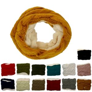 Tour de cou en tricot torsadé doublé polaire